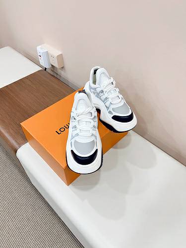 Picture of Louis Vuitton Shoes Women _SKUfw140322833fw